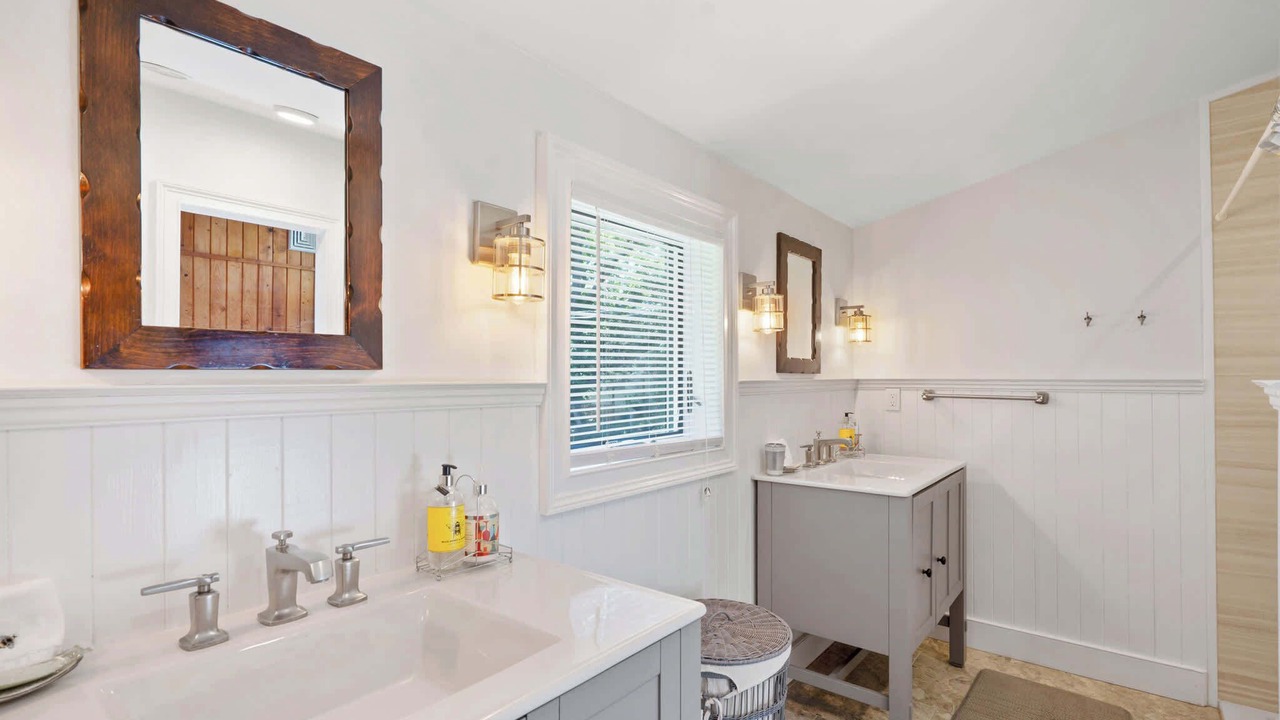 Photo of Bathroom in East Marion