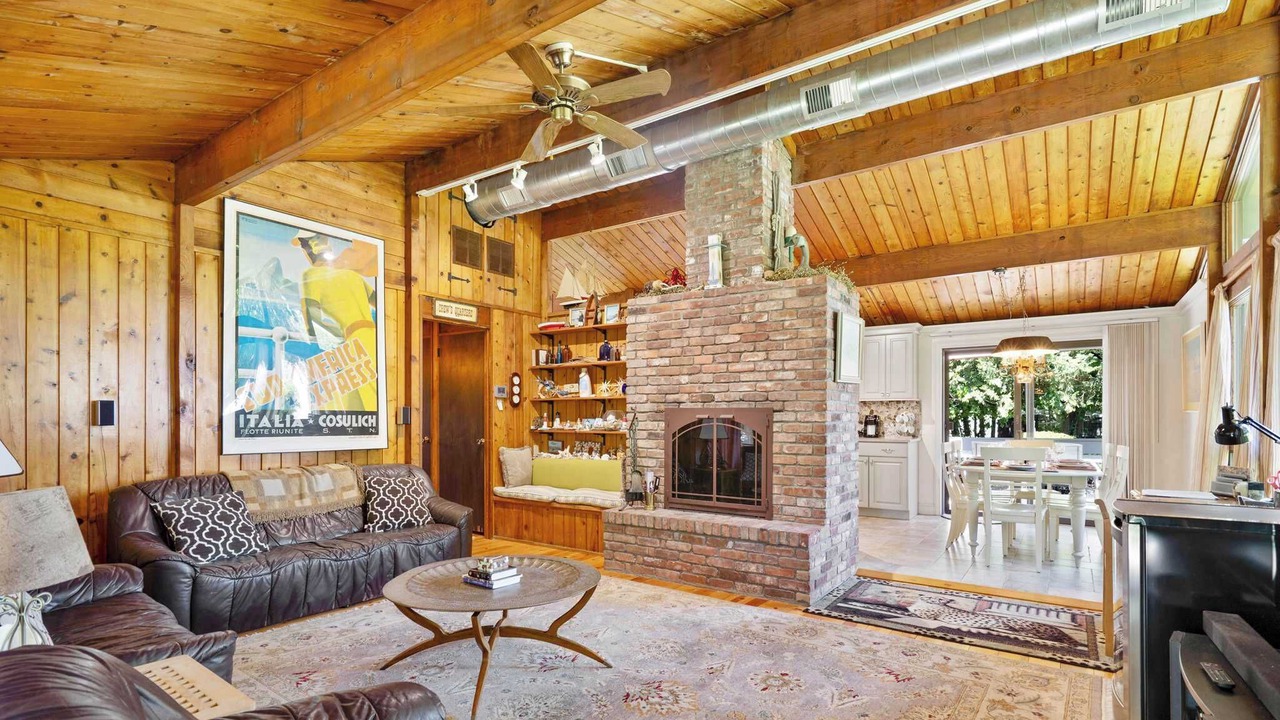 Photo of Livingroom in East Marion