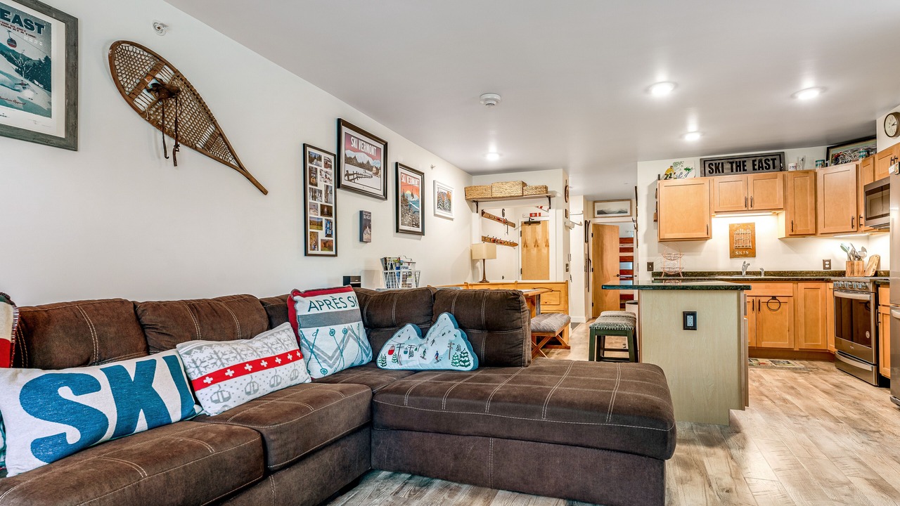 Photo of Livingroom in Warren