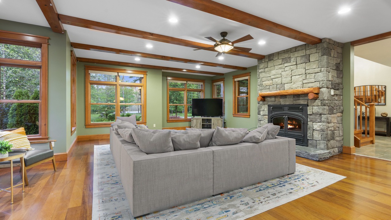 Photo of Livingroom in Bolton Landing