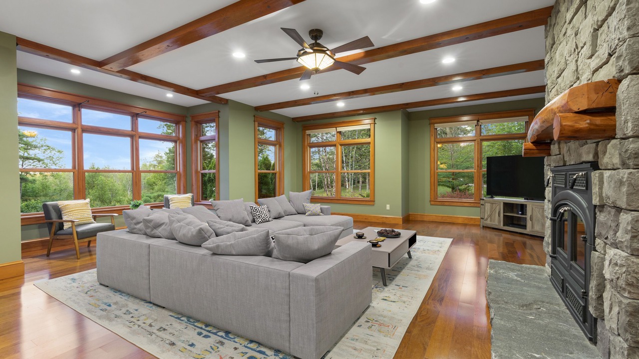 Photo of Livingroom in Bolton Landing