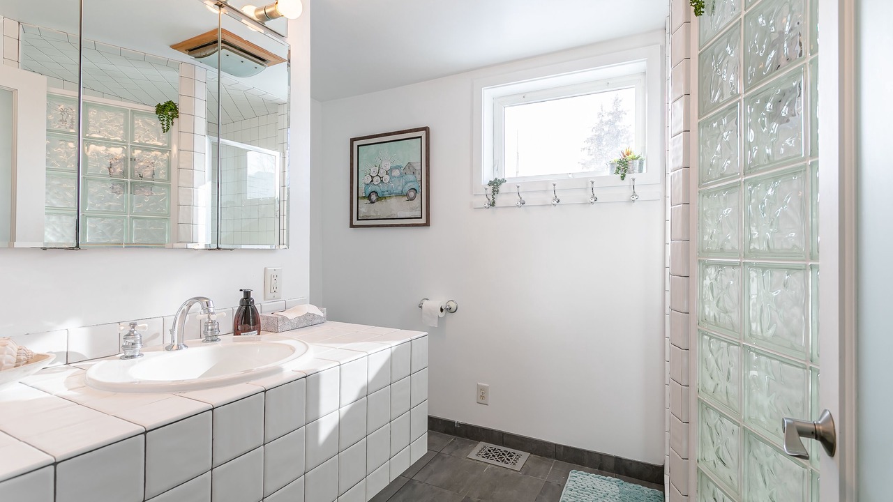Photo of Bathroom in Holcomb