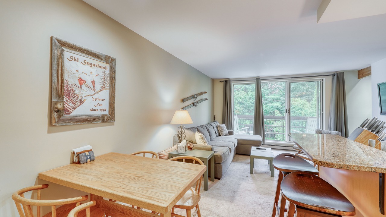 Photo of Livingroom in Warren