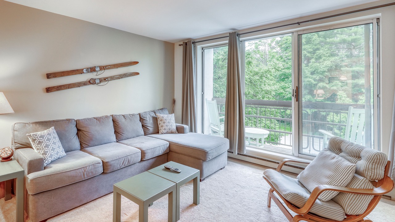 Photo of Livingroom in Warren