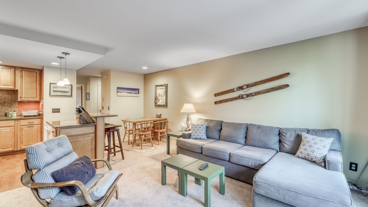Photo of Livingroom in Warren