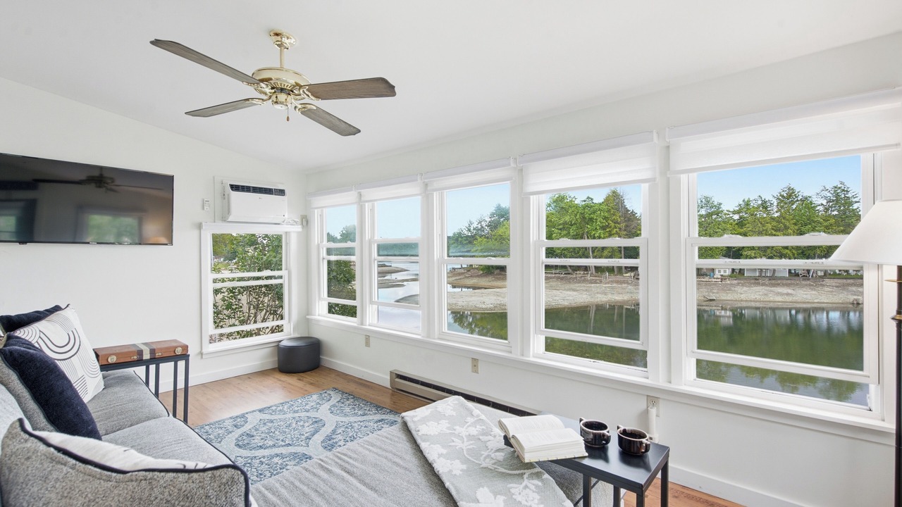 Photo of Livingroom in Hamilton