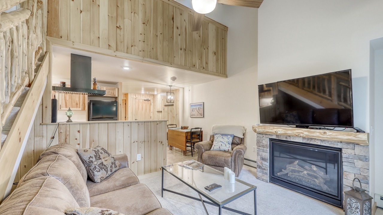 Photo of Livingroom in Warren