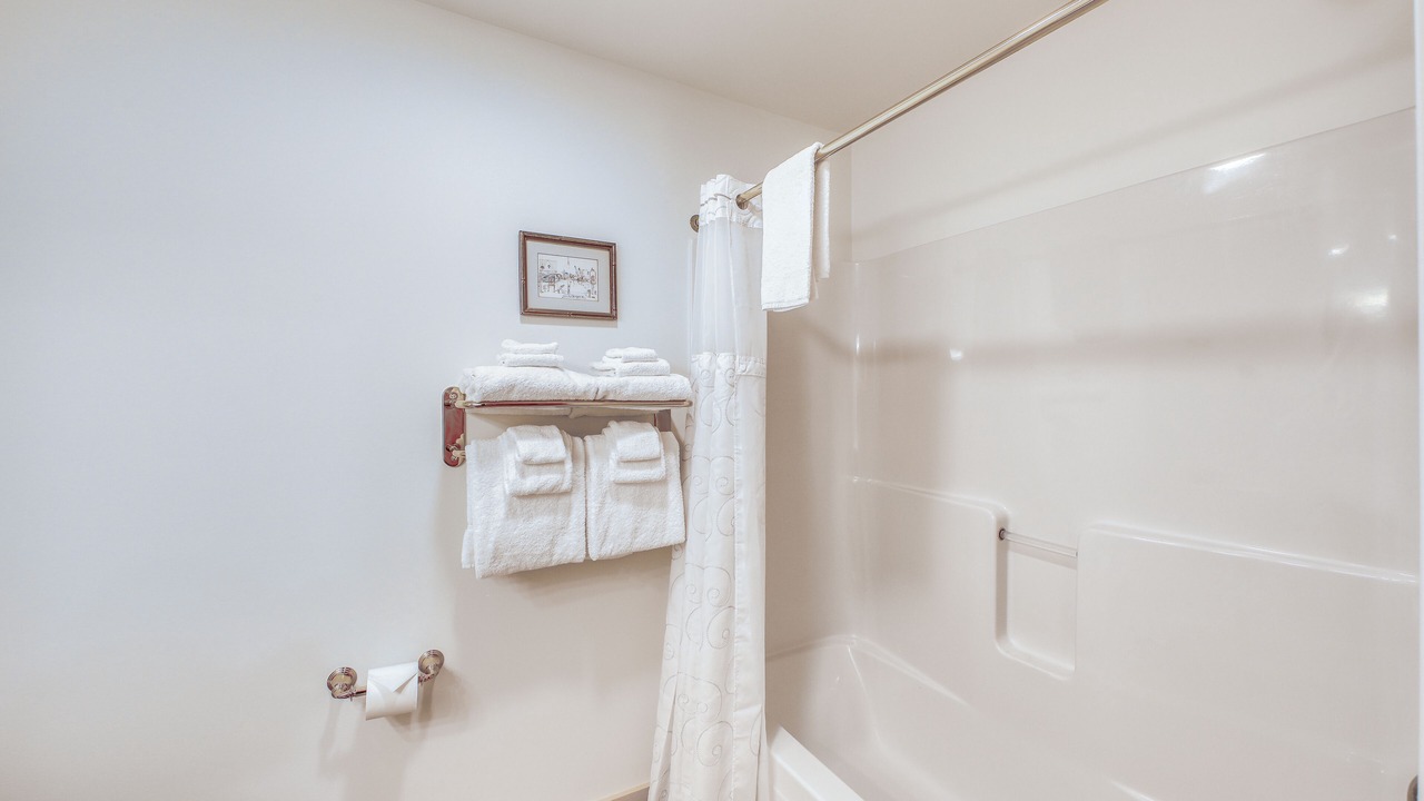 Photo of Bathroom in Warren