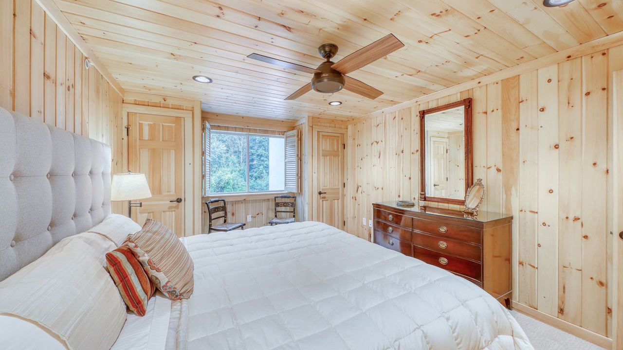 Photo of Bedroom in Warren