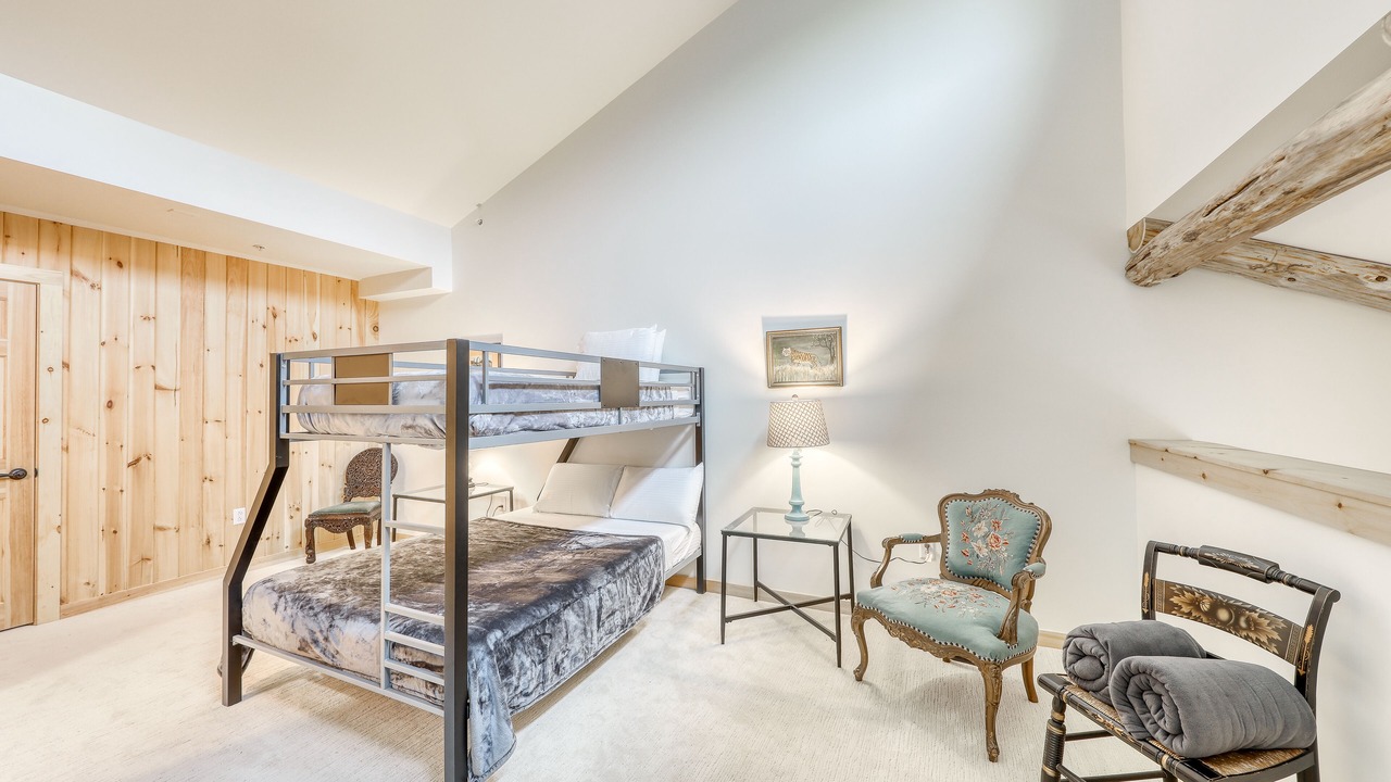 Photo of Bedroom in Warren