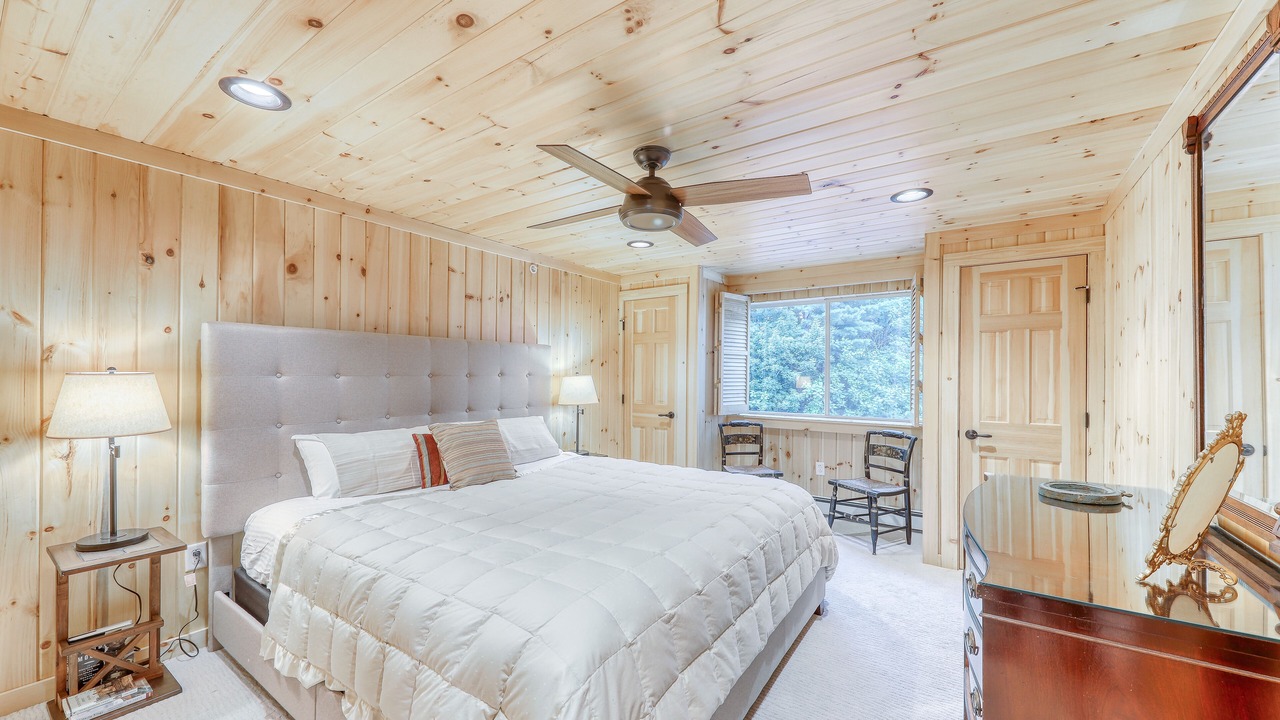 Photo of Bedroom in Warren