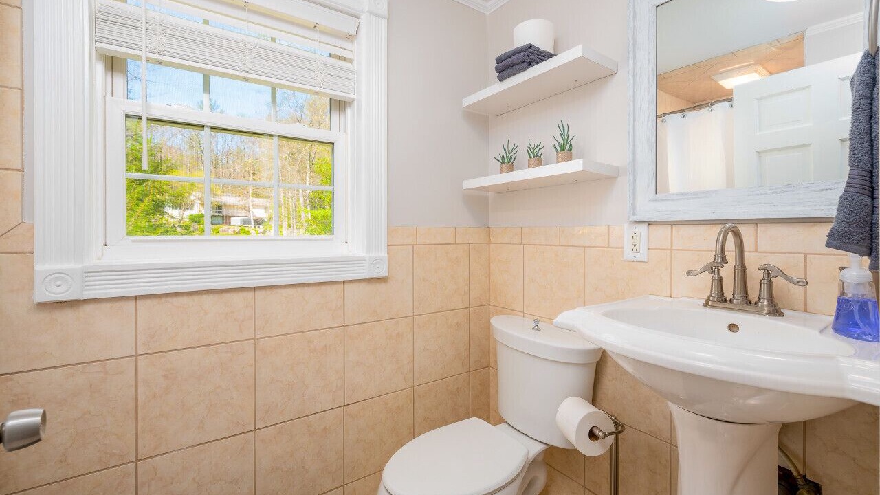 Photo of Bathroom in Birch Hill