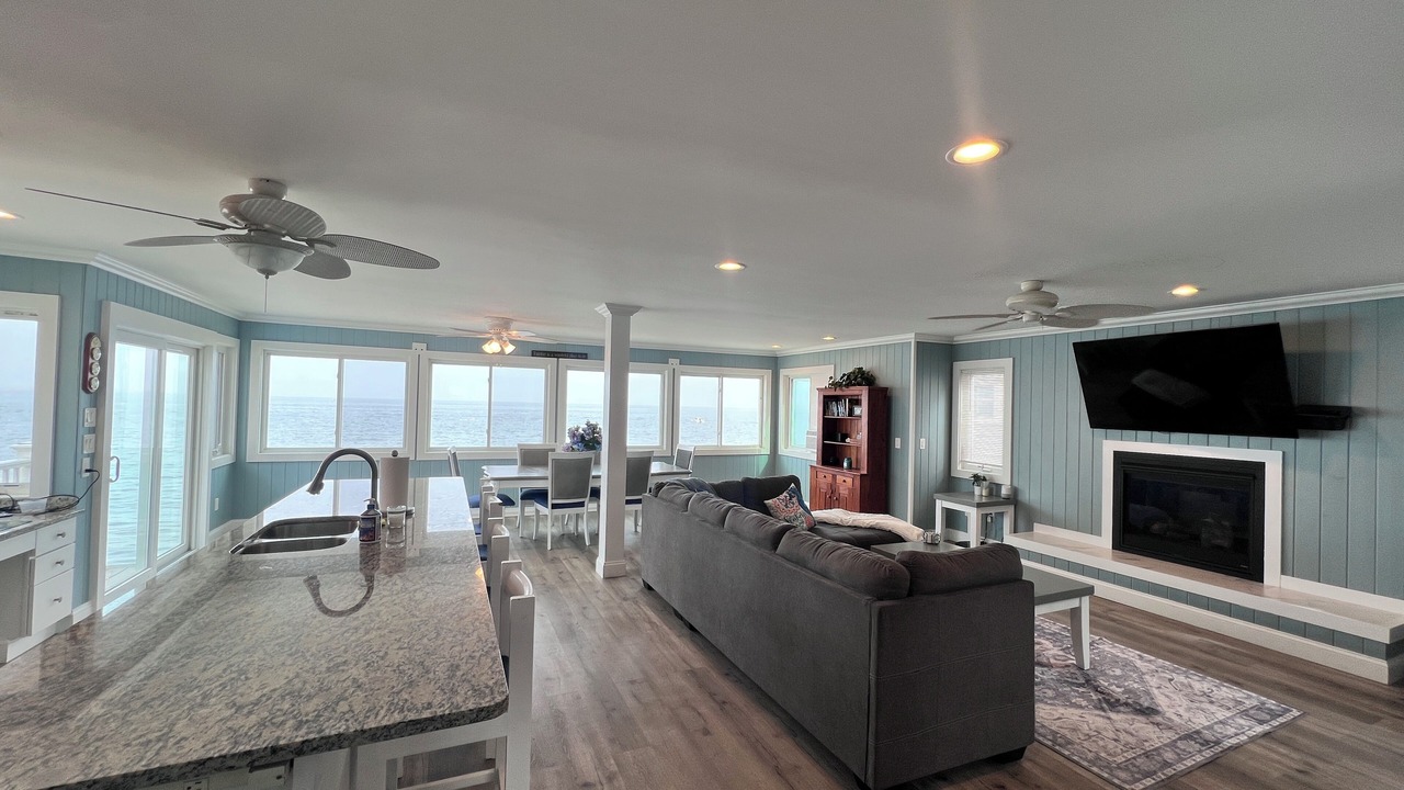 Photo of Livingroom in Niantic