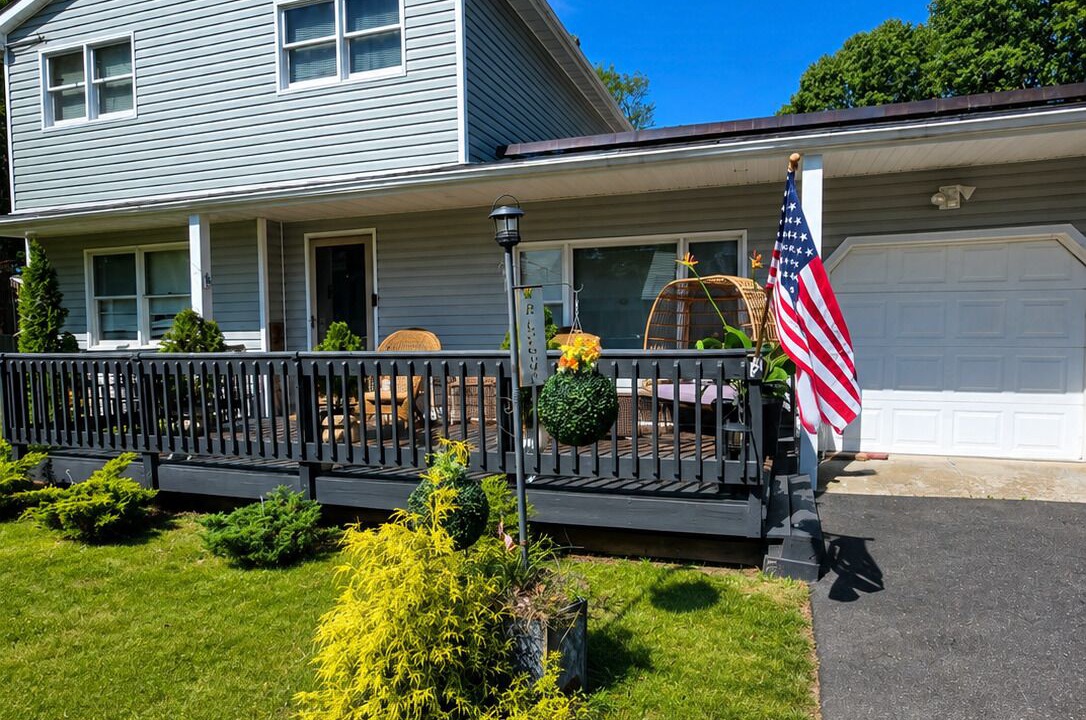 Photo of Outdoor in Mastic