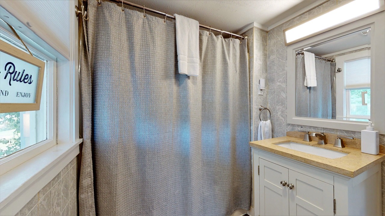 Photo of Bathroom in Pine Point