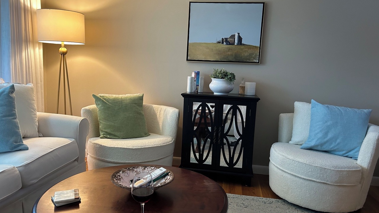 Photo of Livingroom in Mashpee Neck