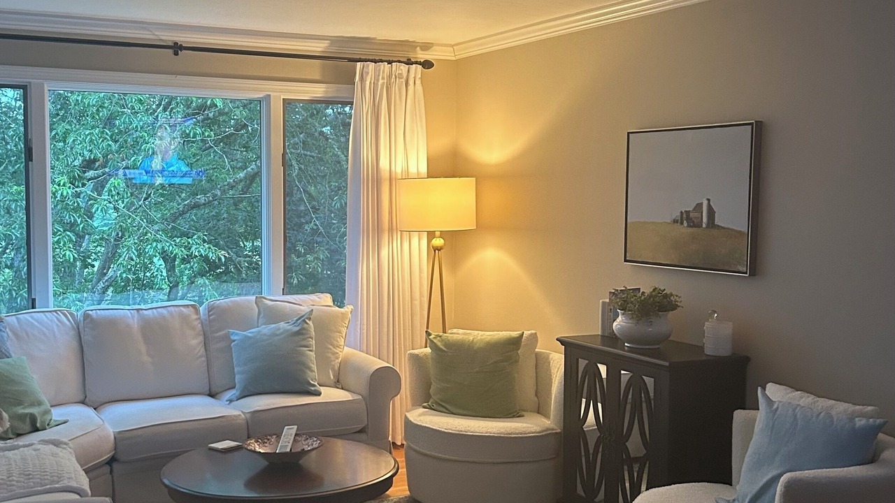 Photo of Livingroom in Mashpee Neck