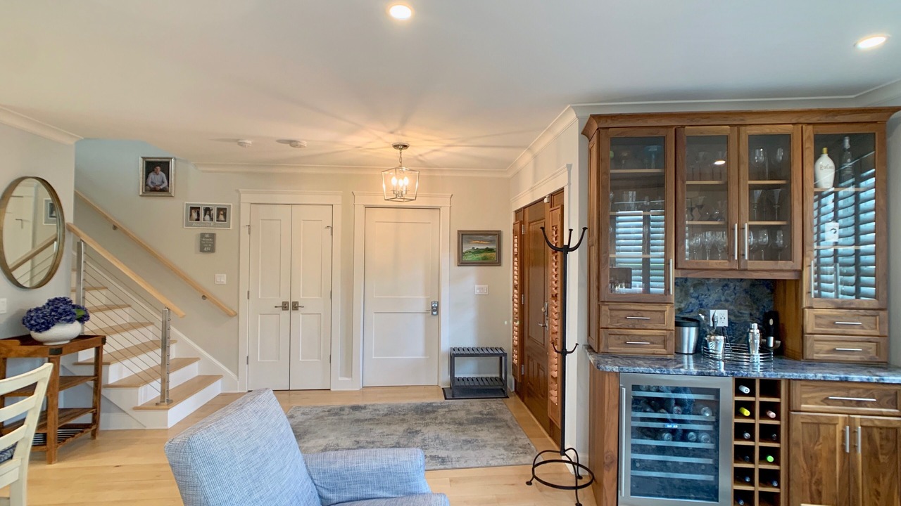 Photo of Livingroom in Easton's Point