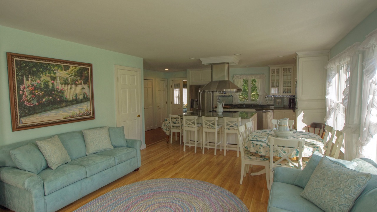 Photo of Livingroom in Edgartown
