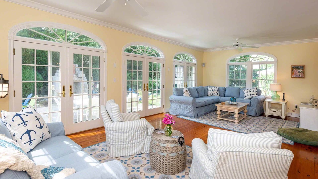 Photo of Livingroom in Edgartown
