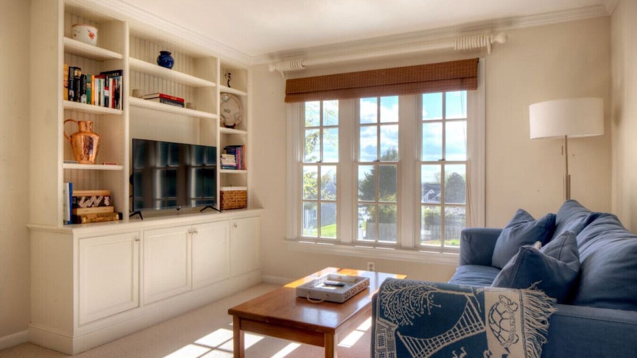 Photo of Livingroom in Newport East