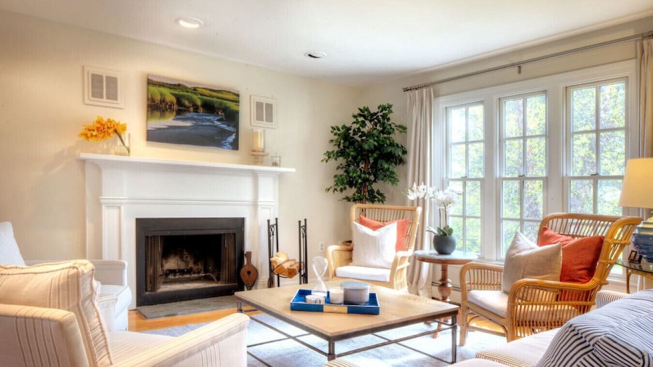 Photo of Livingroom in Newport East