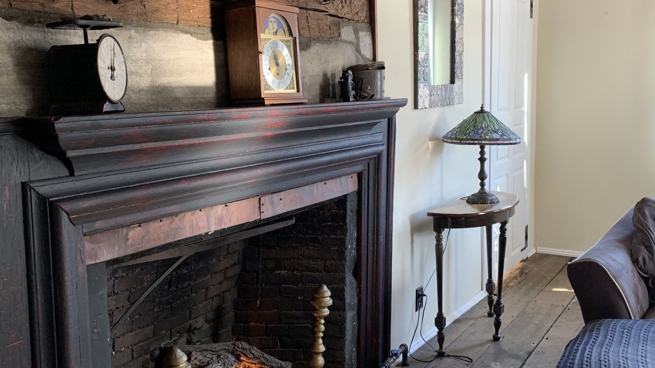 Photo of Livingroom in Roxbury