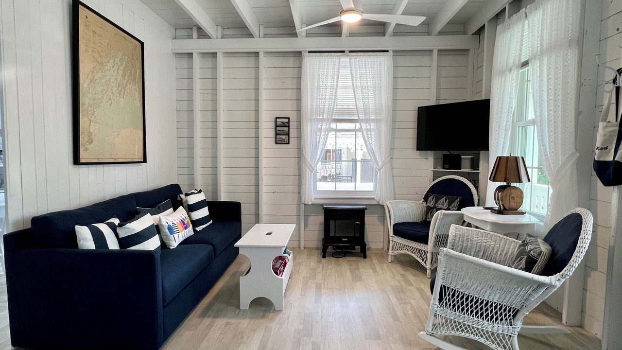 Photo of Livingroom in Mid-Coast and Islands