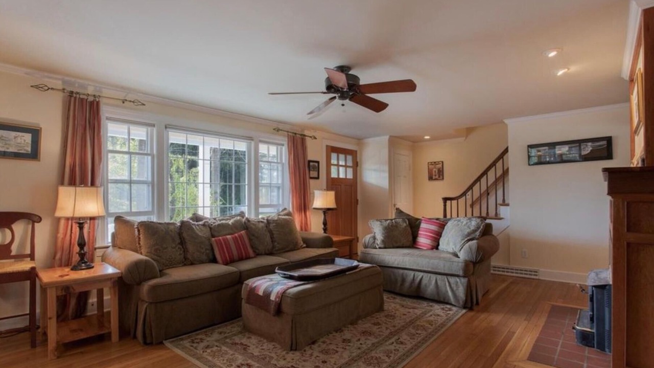 Photo of Livingroom in York Harbor