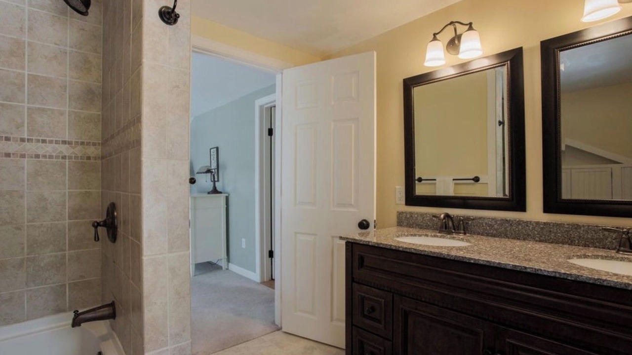 Photo of Bathroom in York Harbor