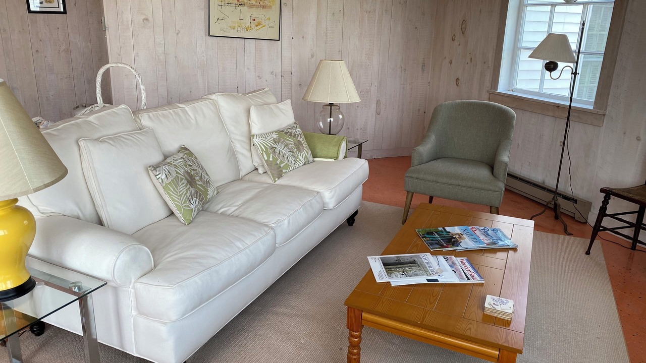 Photo of Livingroom in Brooklin
