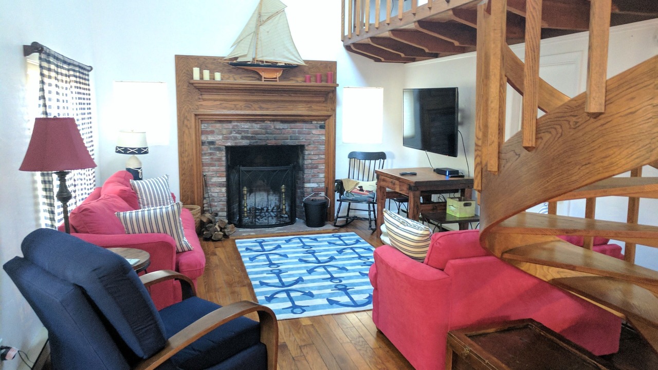 Photo of Livingroom in Brewster