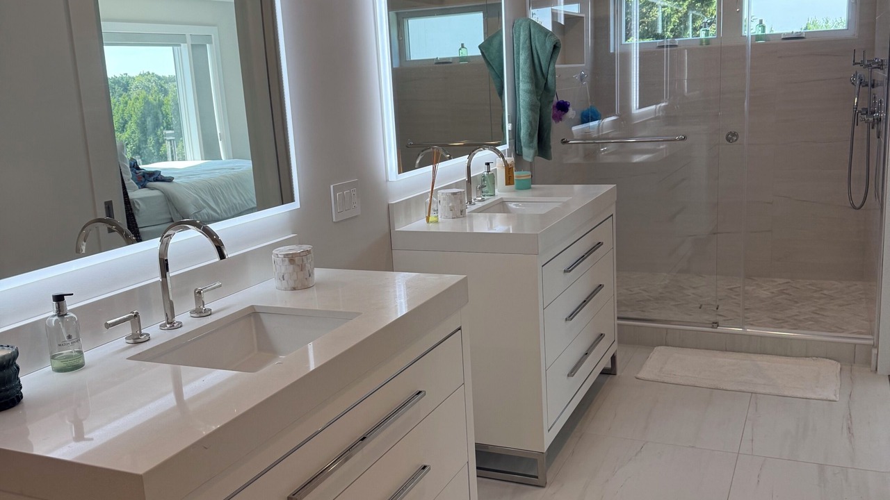 Photo of Bathroom in Shinnecock Hills