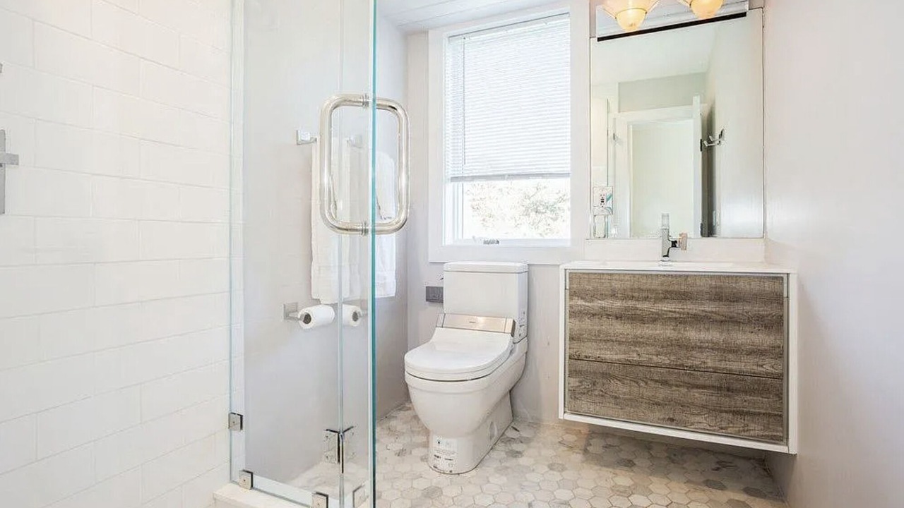 Photo of Bathroom in Shinnecock Hills