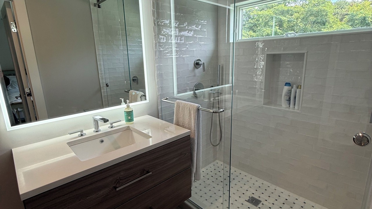 Photo of Bathroom in Shinnecock Hills