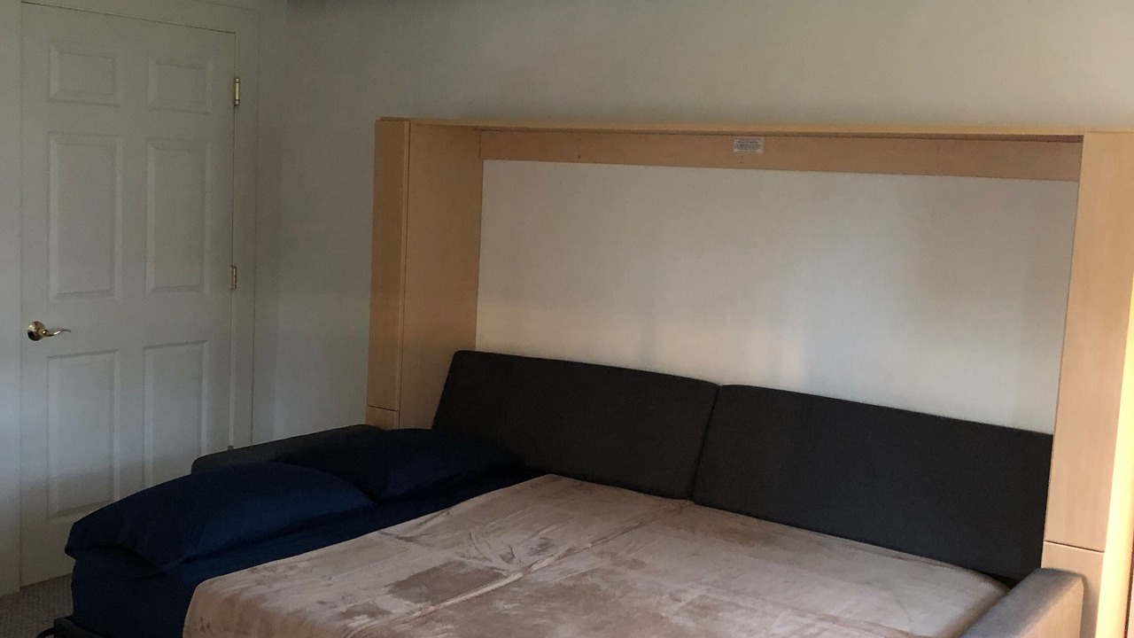 Photo of Bedroom in Lee
