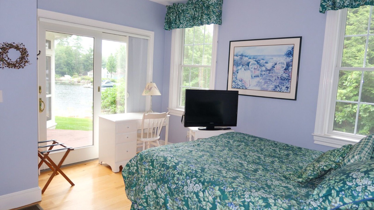 Photo of Bedroom in Moultonborough