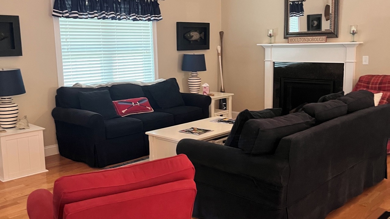 Photo of Livingroom in Moultonborough