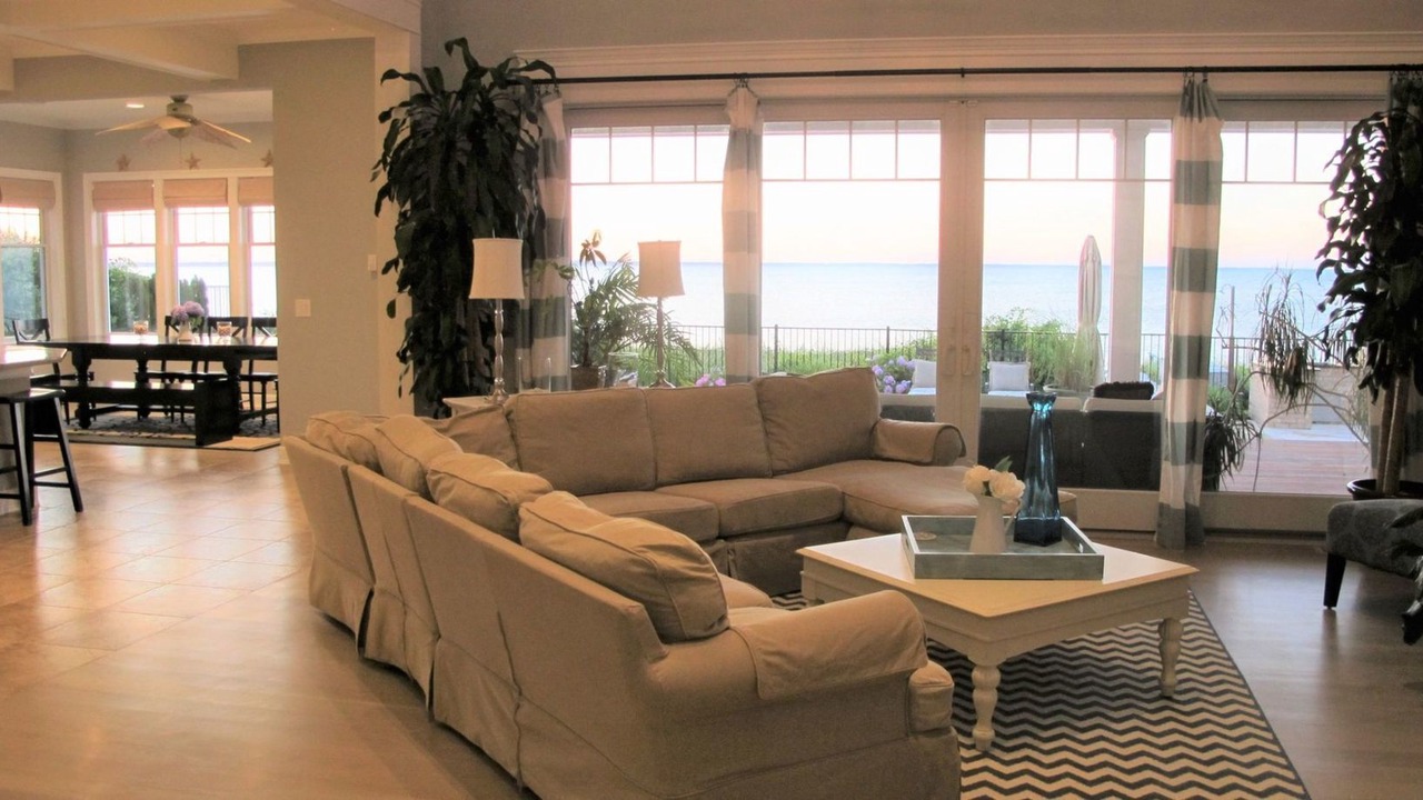 Photo of Livingroom in Hampton Bays