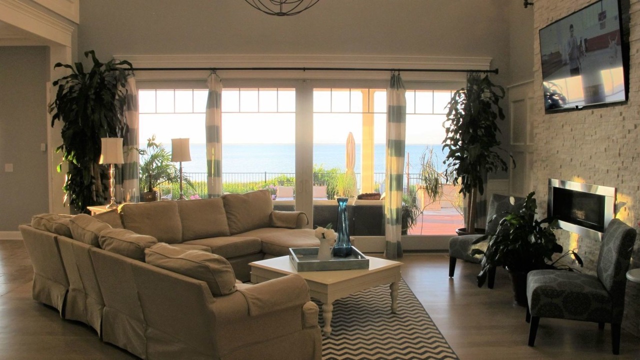Photo of Livingroom in Hampton Bays