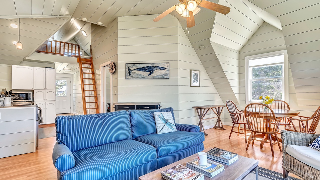Photo of Livingroom in Mid-Coast and Islands