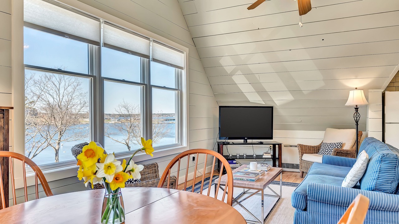 Photo of Bedroom in Mid-Coast and Islands