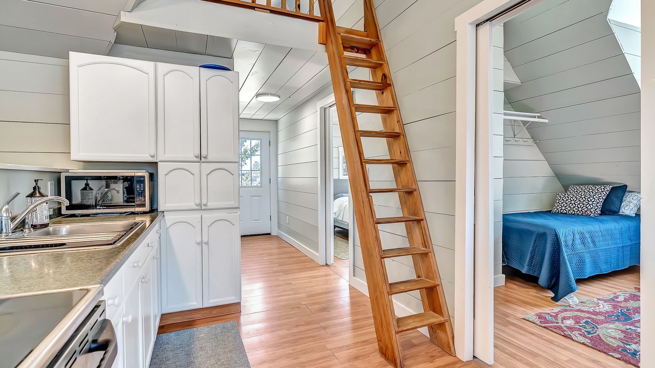 Photo of Bedroom in Mid-Coast and Islands