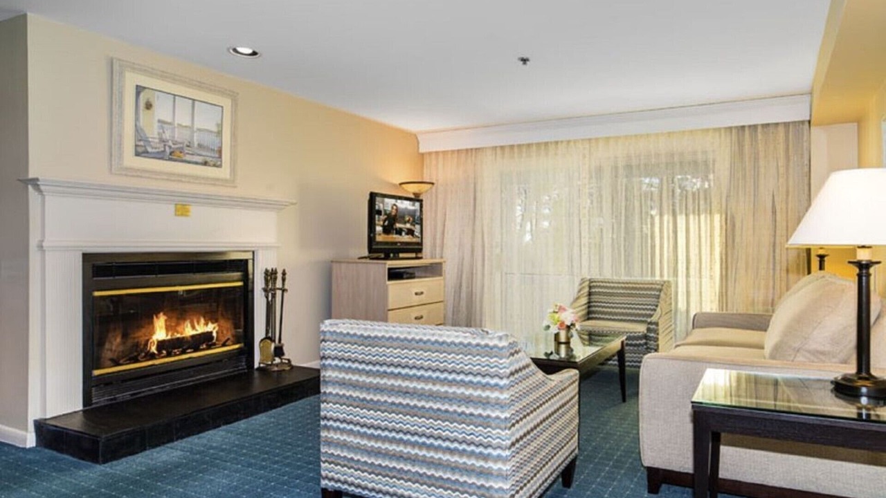 Photo of Livingroom in Westbrook Center