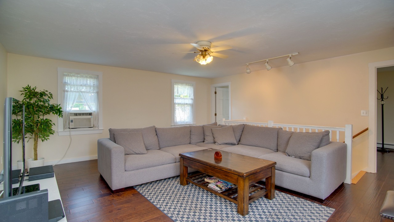 Photo of Livingroom in Falmouth Heights