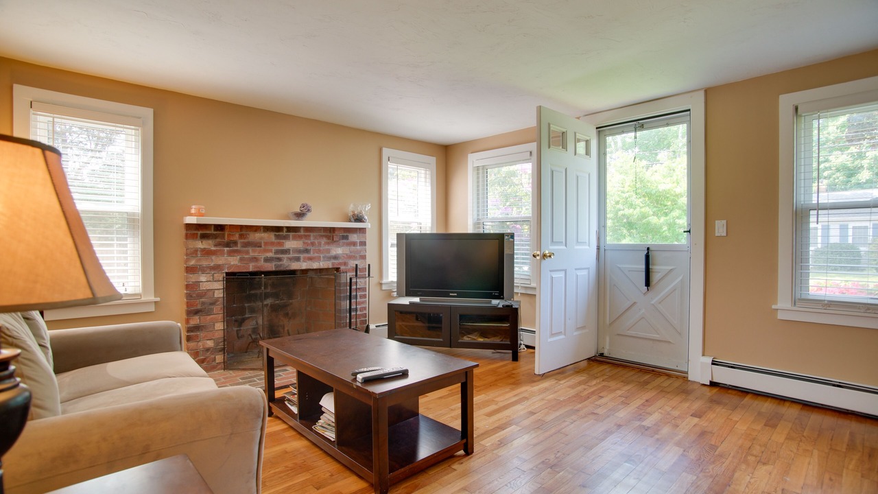 Photo of Livingroom in Falmouth Heights