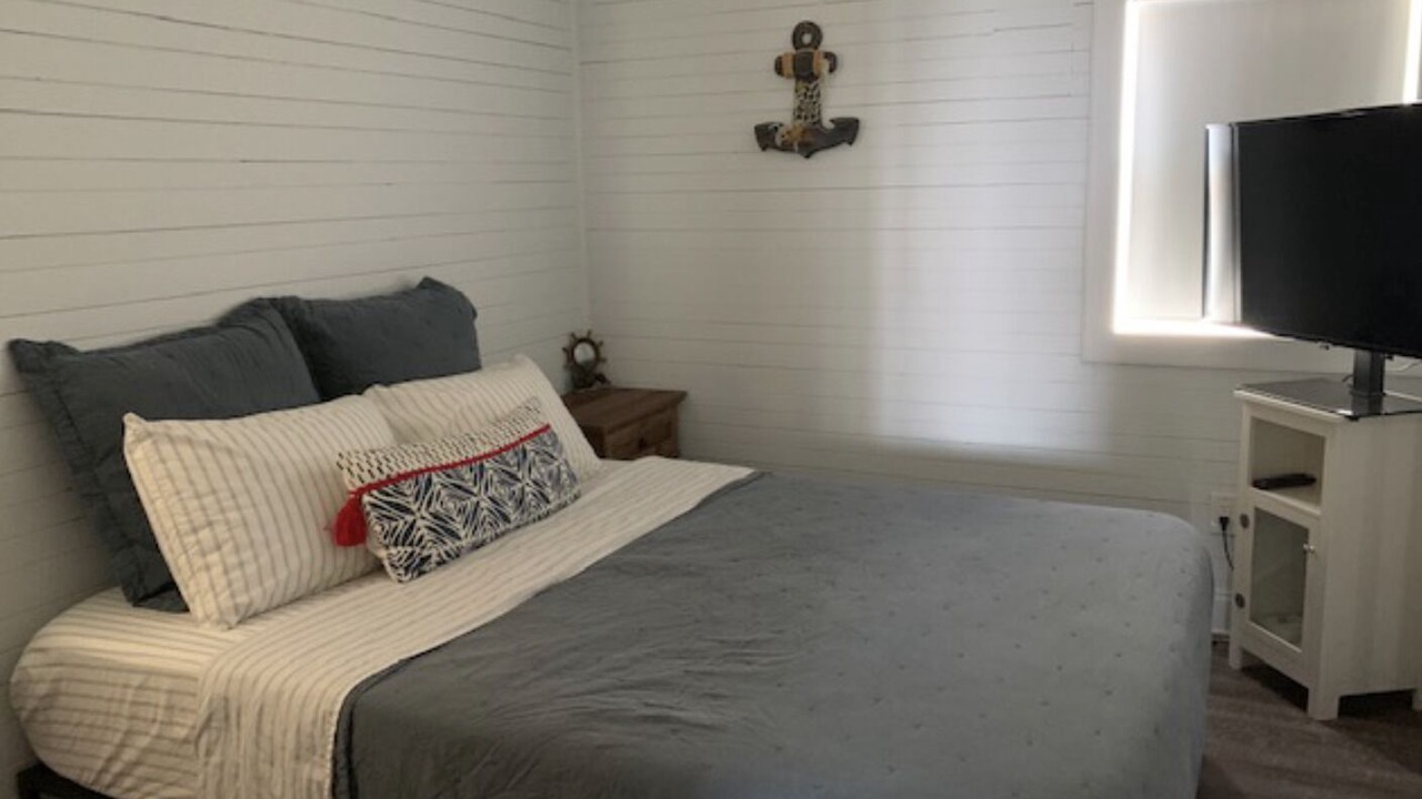 Photo of Bedroom in Sylvan Beach