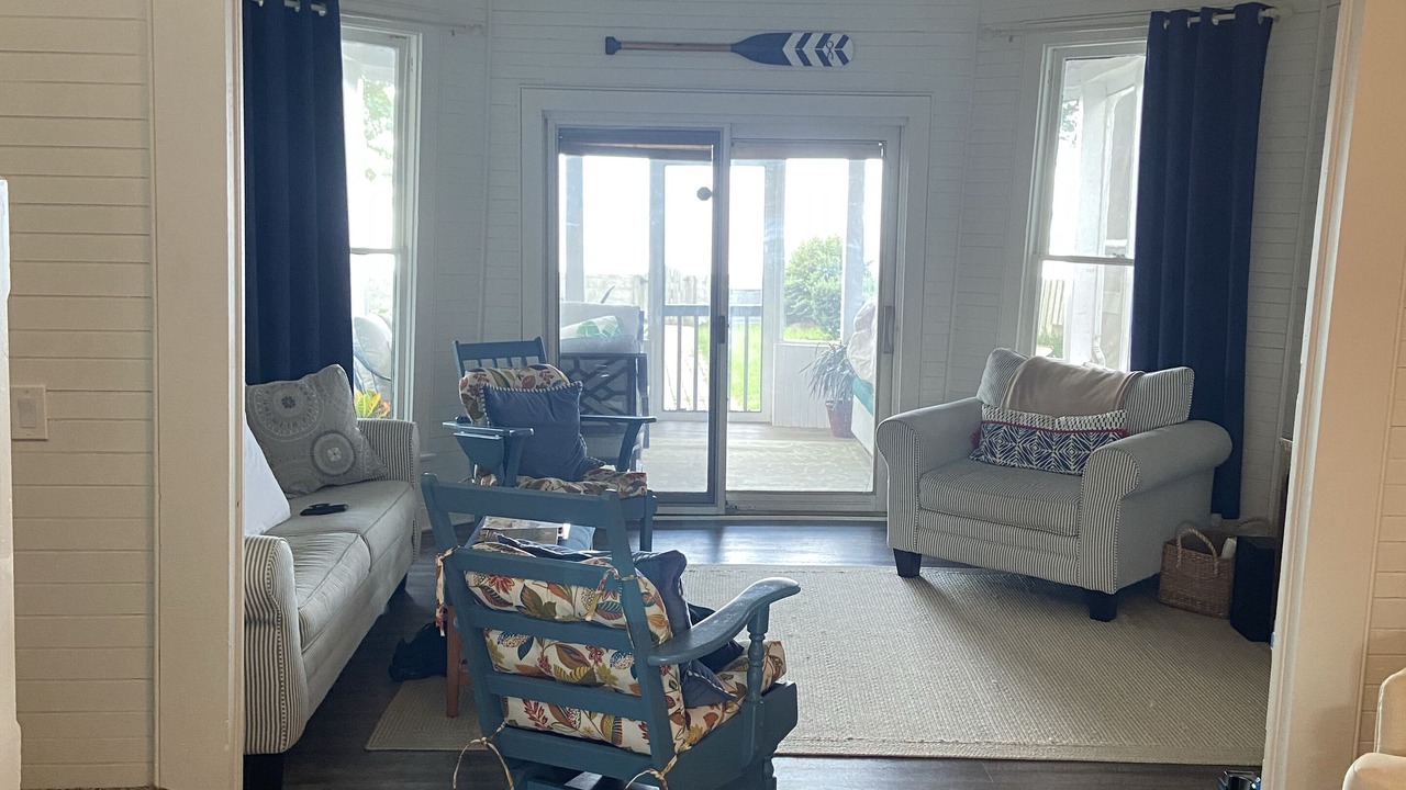 Photo of Livingroom in Sylvan Beach