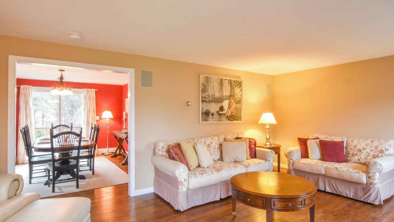 Photo of Livingroom in Eastham
