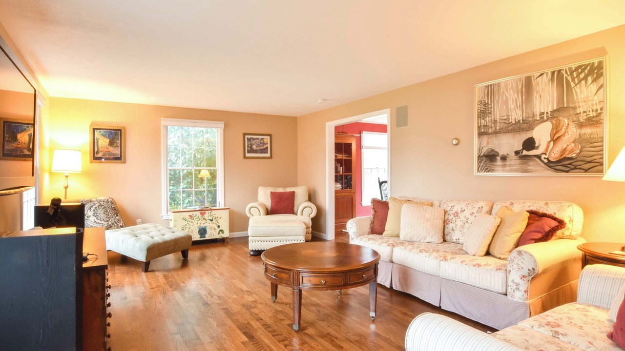 Photo of Livingroom in Eastham